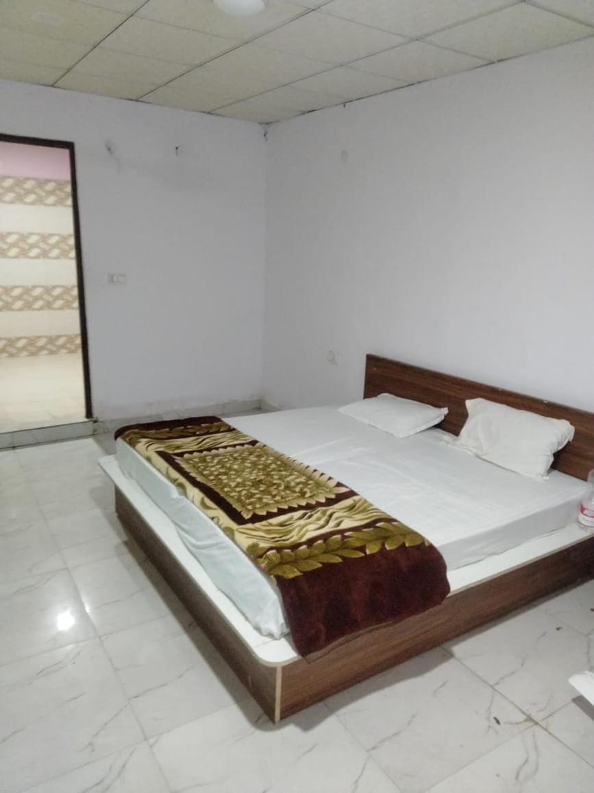 Hotel O The Paris Hotel Palwal Ngoại thất bức ảnh
